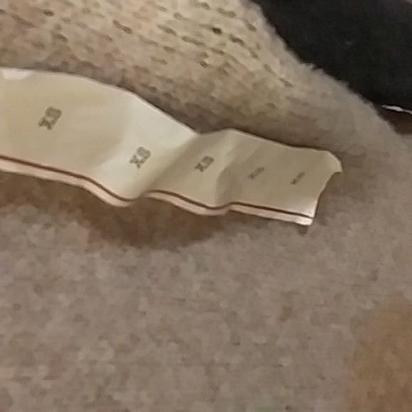 A new day sweater - Picture 7 of 10